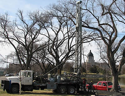 Well drilling rig
